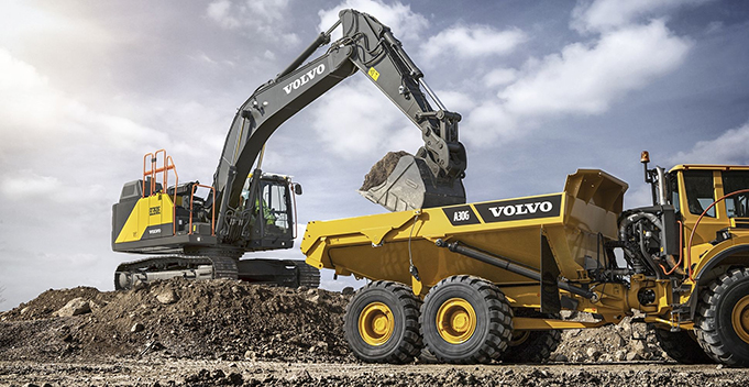 volvo-benefit-crawler-excavator-ec350e-hybrid-cleaner-and-greener-2324x1200.jpg
